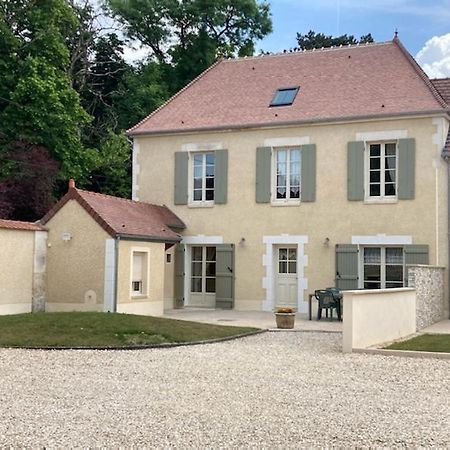 Gite Les Auregats Maligny Bagian luar foto